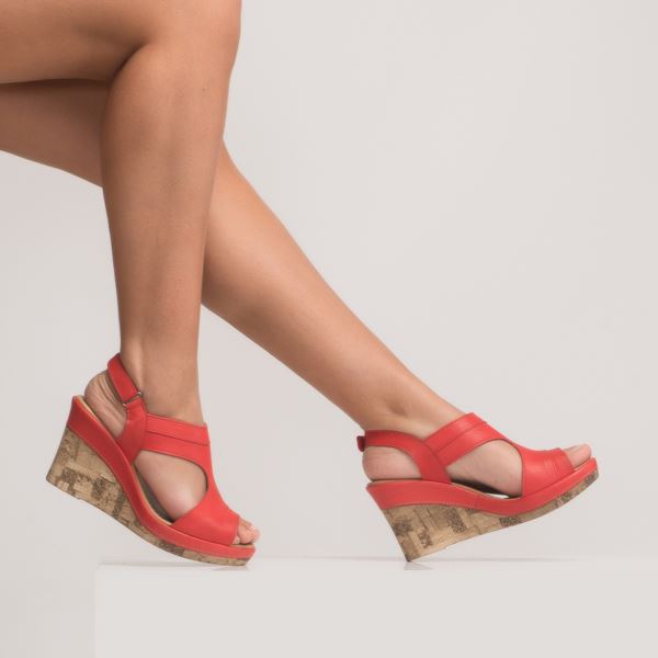 Aditya Kadın Dolgu Topuk Sandalet Kırmızı