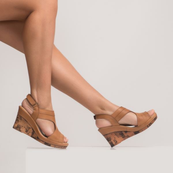 Aditya Kadın Dolgu Topuk Sandalet Taba