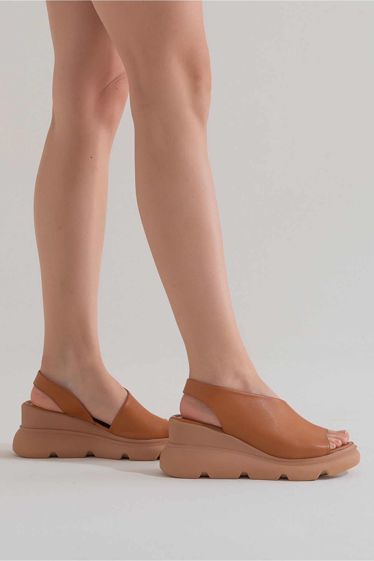 Elessio Kadın Deri Sandalet Taba