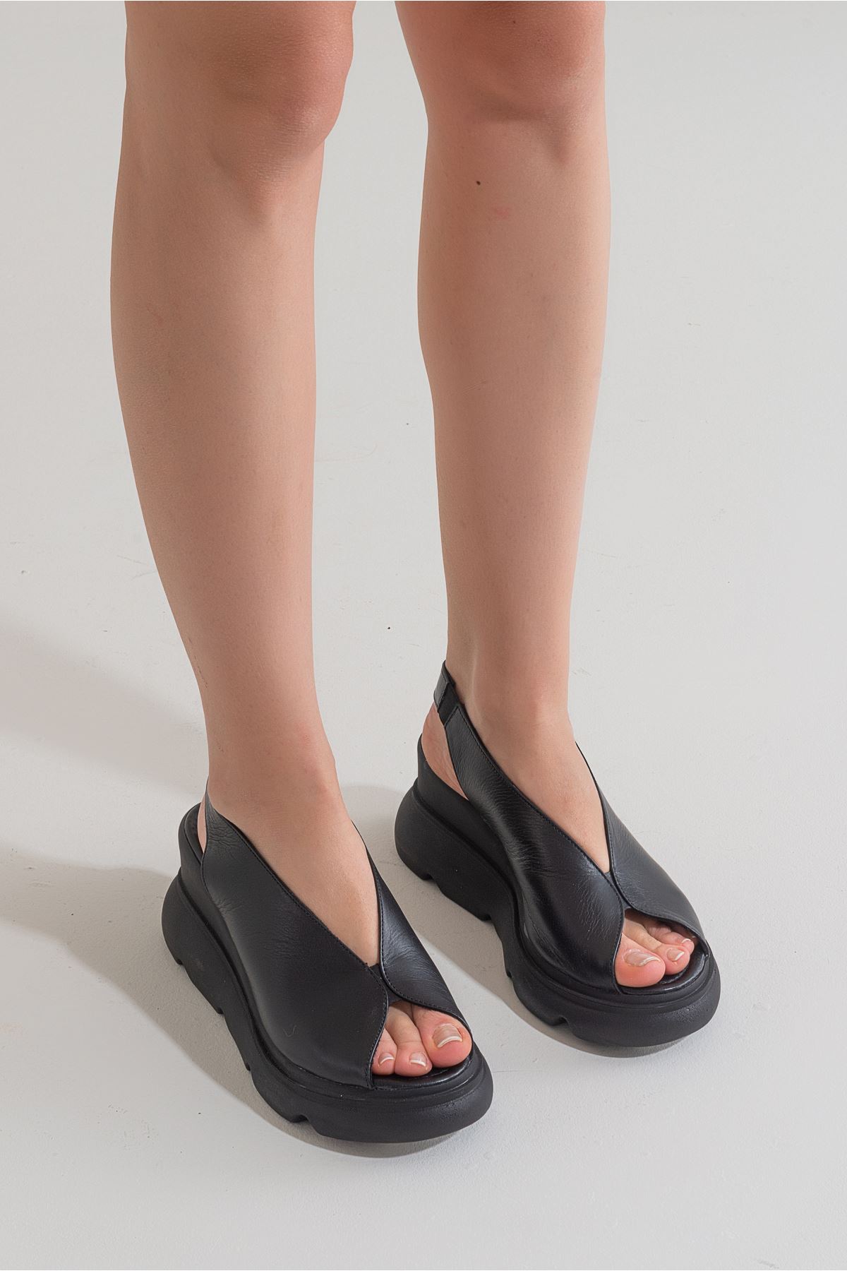 Elpidio Kadın Deri Sandalet Siyah