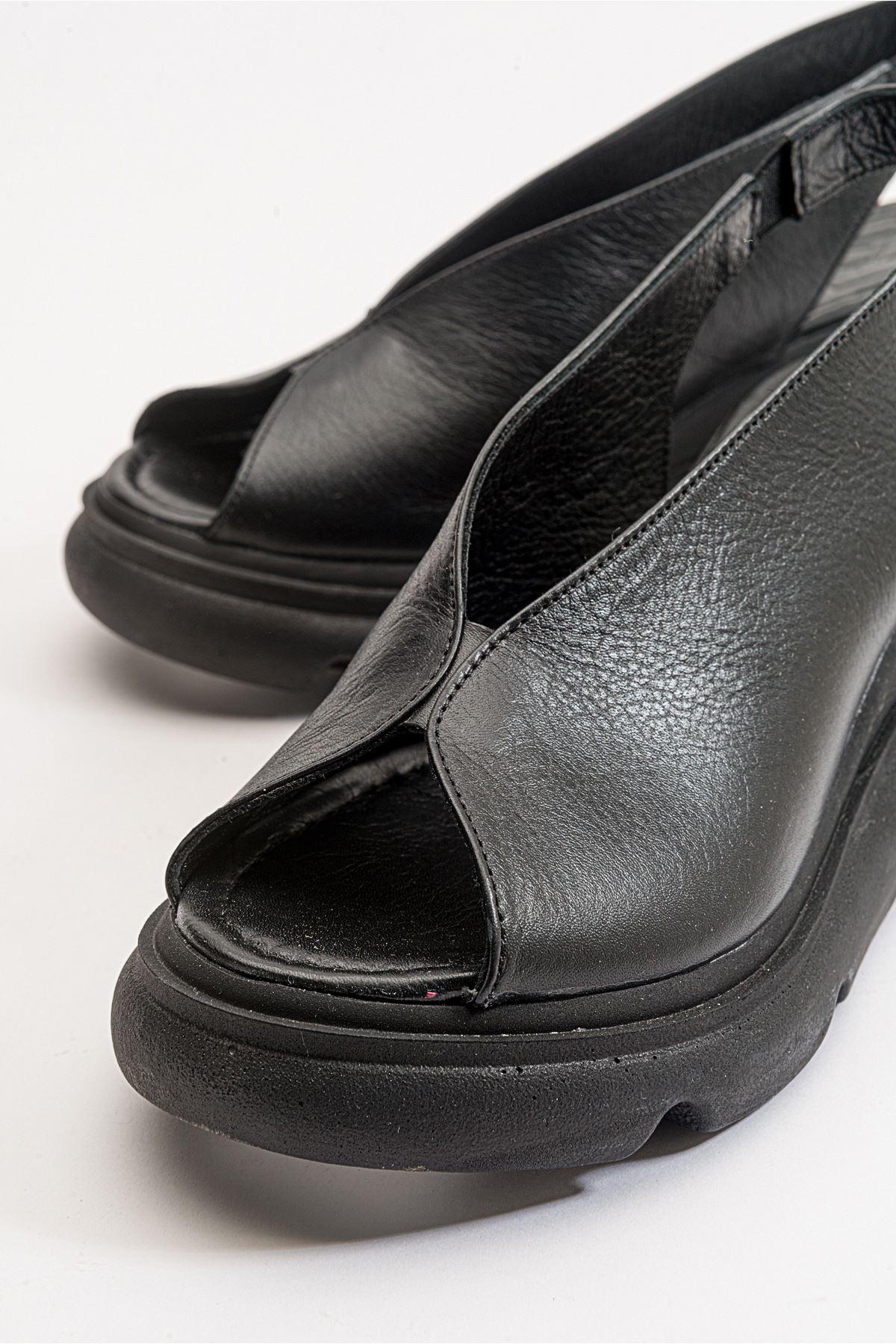 Elpidio Kadın Deri Sandalet Siyah